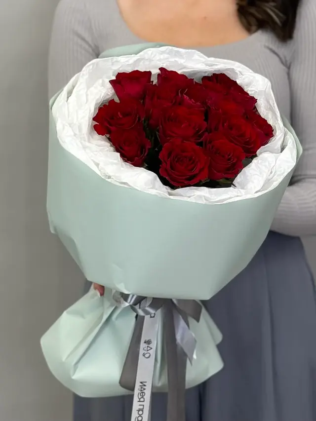 Красочные букеты из роз: искусство, эмоции и символика