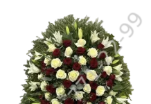 Венки из живых цветов: традиции, значение и современные тенденции