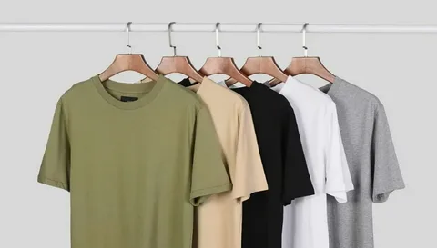 Роль футболки в гардеробе: универсальный элемент стиля и комфорта