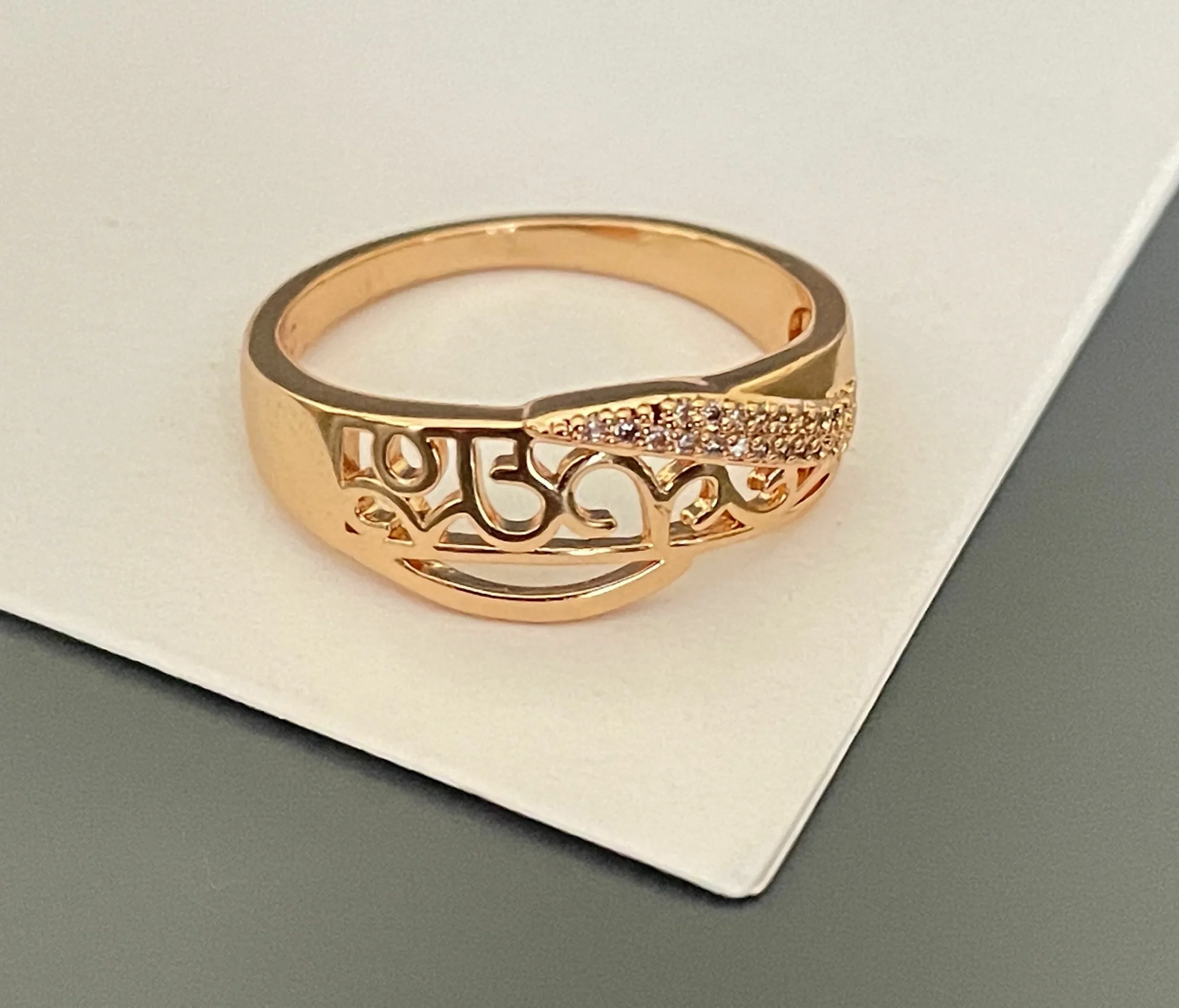 Что такое медицинское золото: свойства, применение и преимущества современного материала