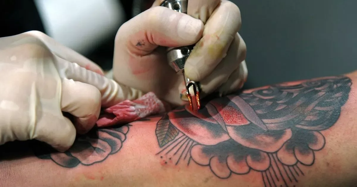Точный инструмент мастера: как выбрать татуировочную машинку для качественной работы